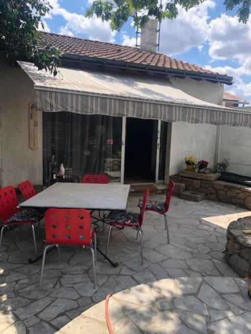 Loft La Perriere, Un Oasis En Pleine Ville Cholet Exterior foto